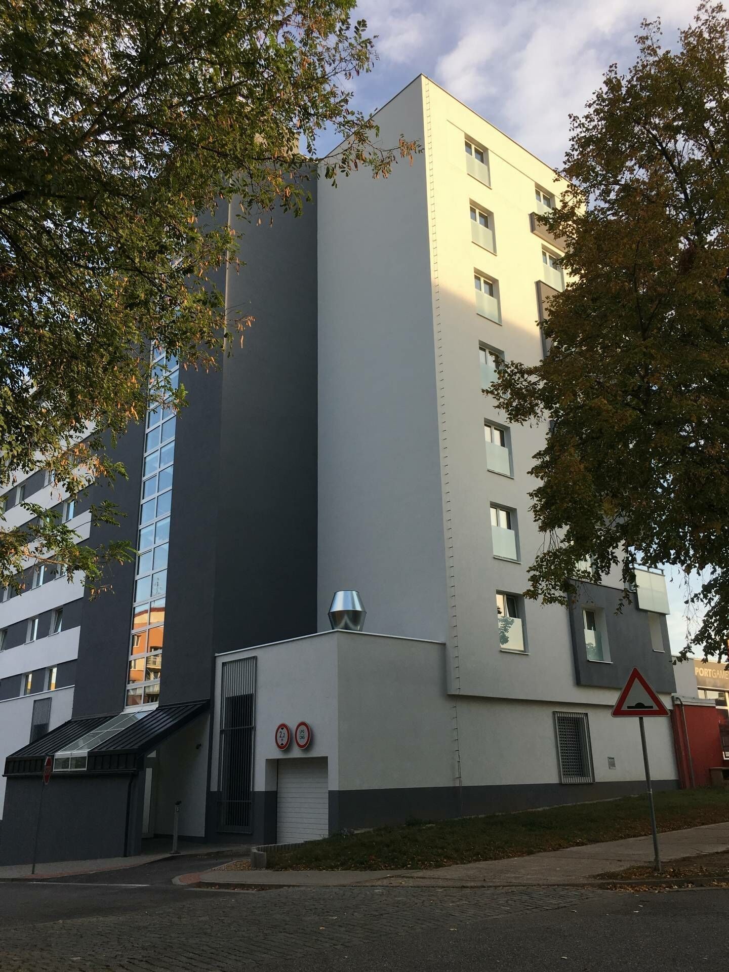 Pronájem garáž - Husova, Jičín, 14 m²