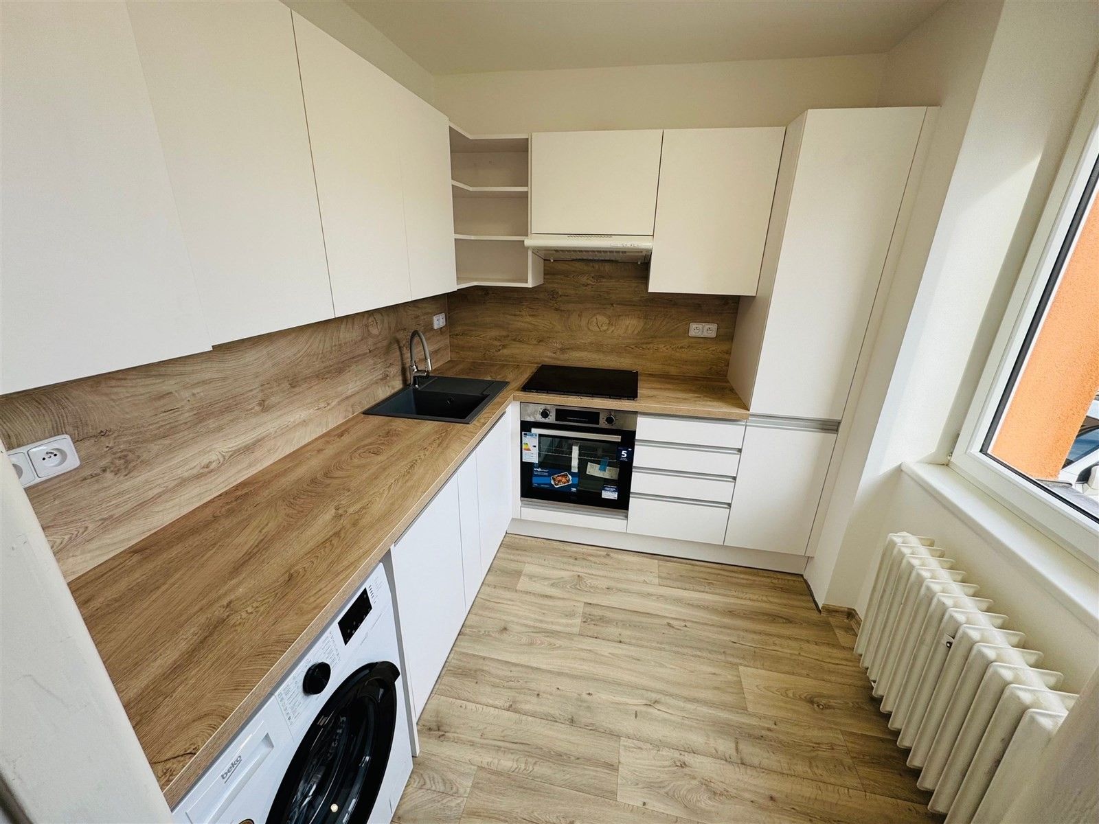 2+kk, Valdštejnova, Cheb, 44 m²