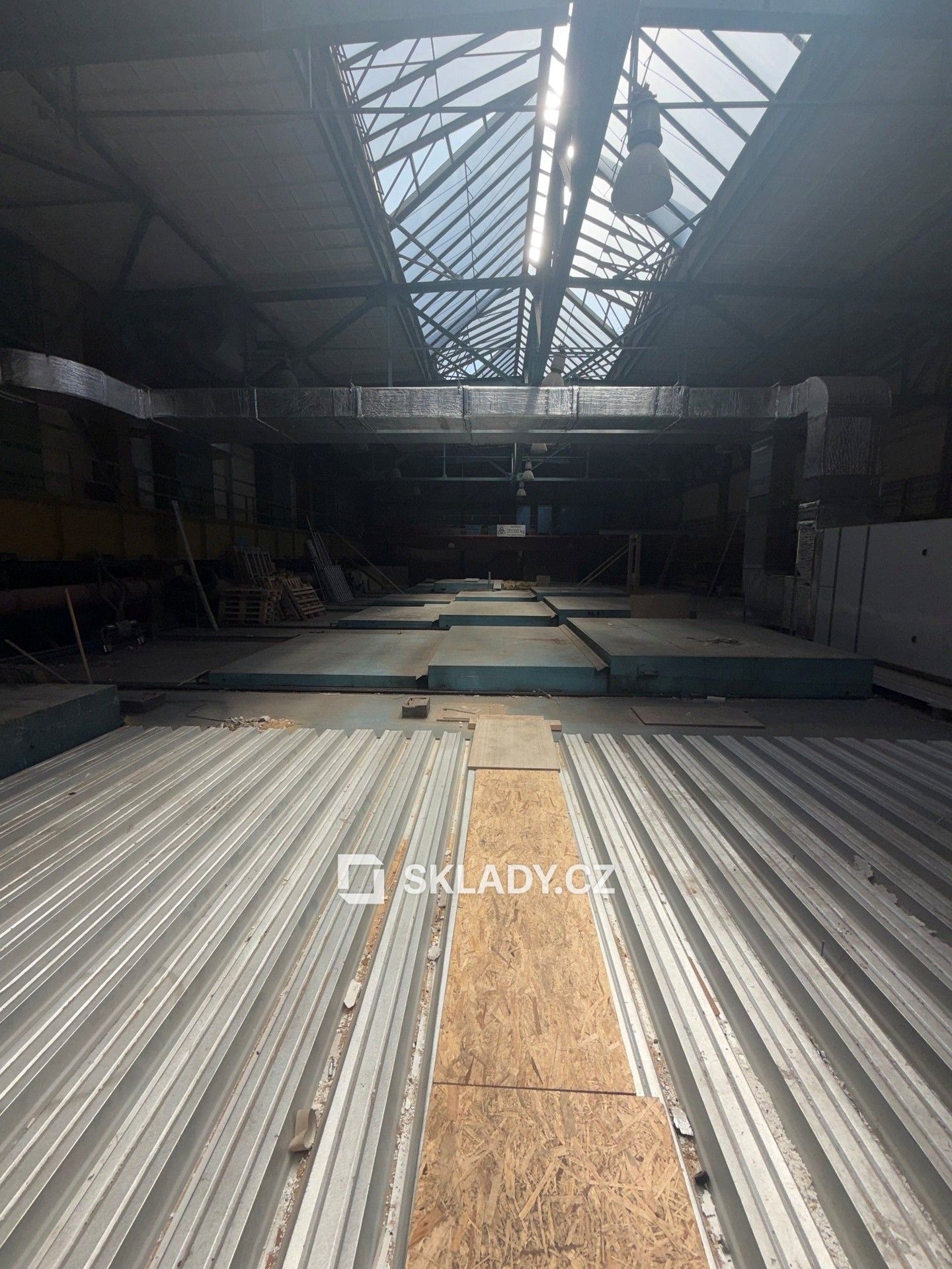 Sklad · 1 000 m² · Praha - 4