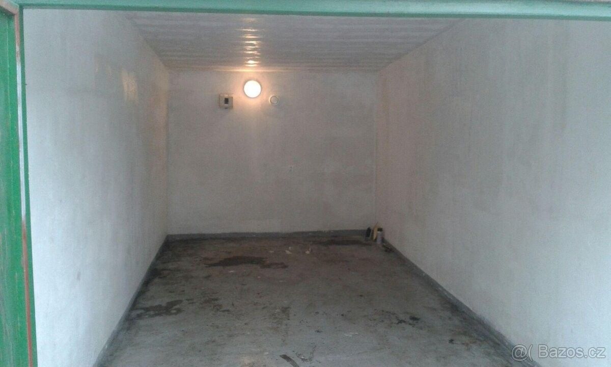 Pronájem garáž - Praha, 160 00