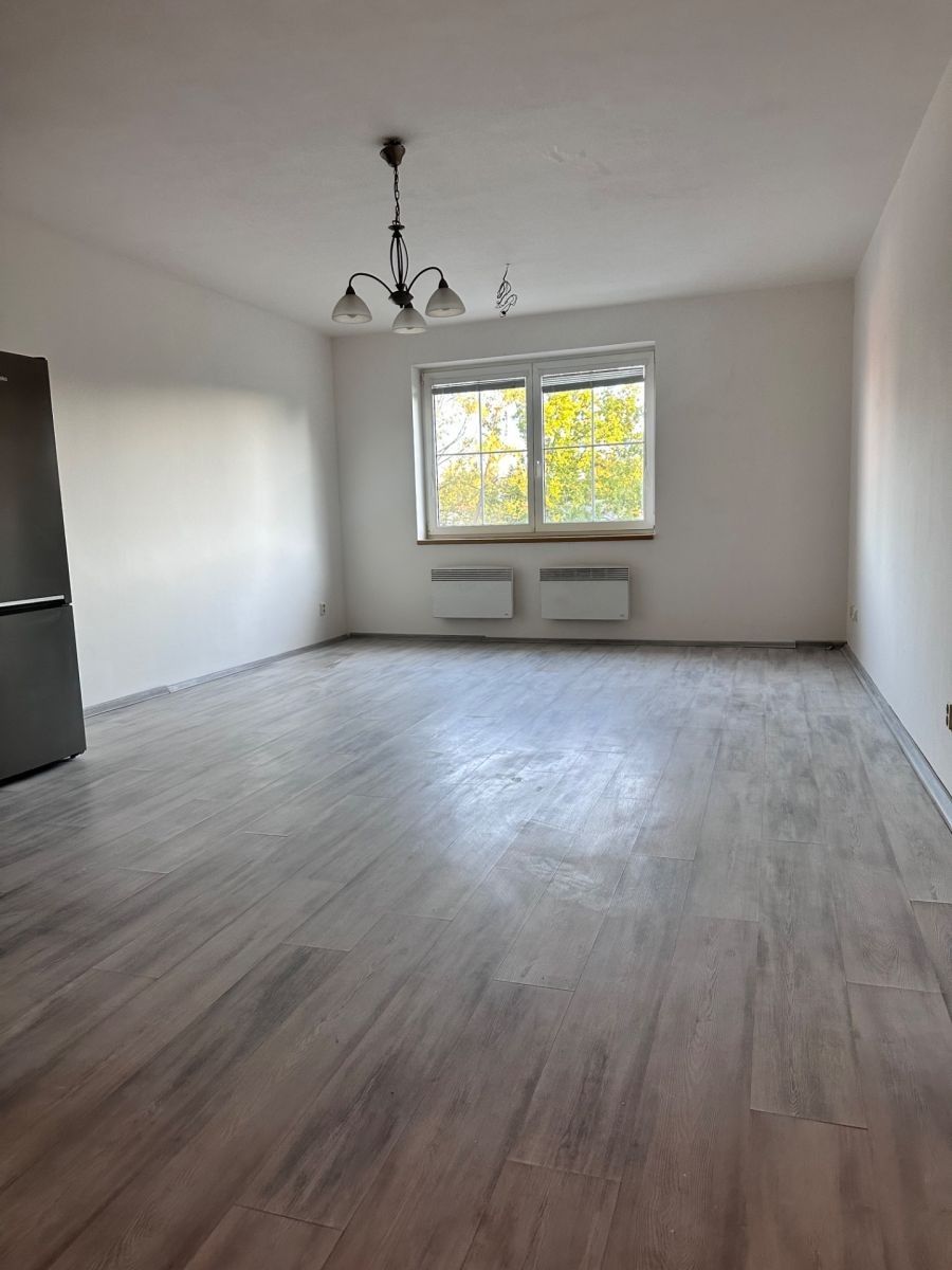 Pronájem byt 1+kk - Čsl. armády, Zeleneč - Zeleneč, Středočeský kraj, 37 m² - 5