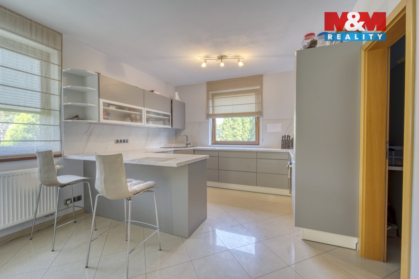 Prodej rodinný dům - Zlatá, Zruč-Senec, 266 m² - 5
