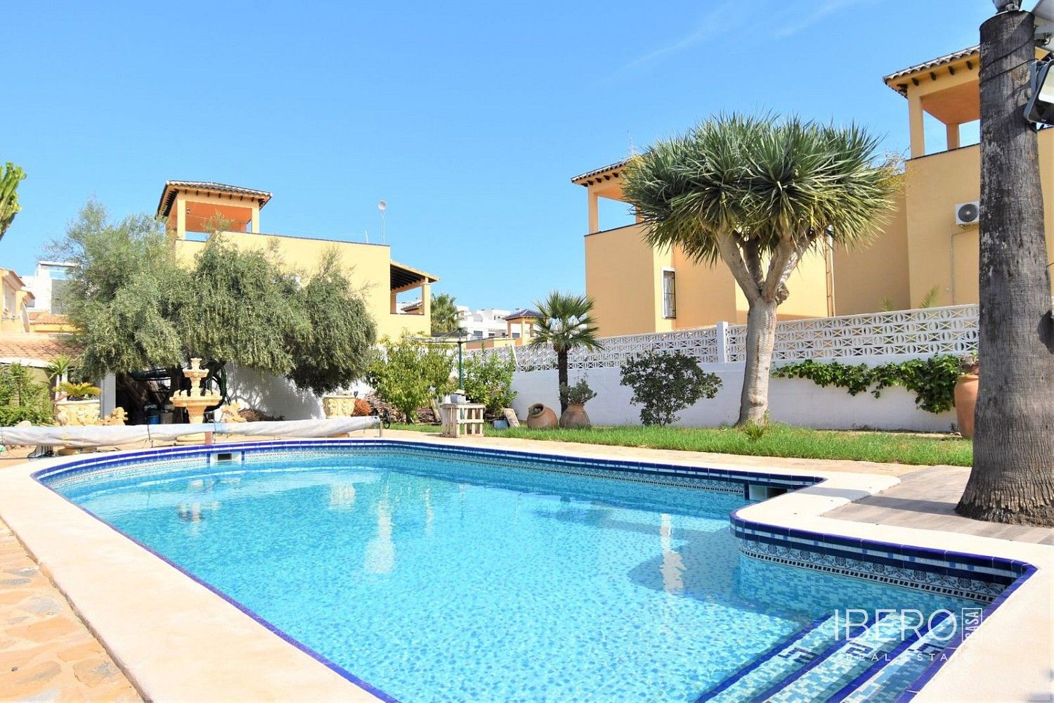 Prodej rodinný dům - Villamartin, ES, 325 m² - 2