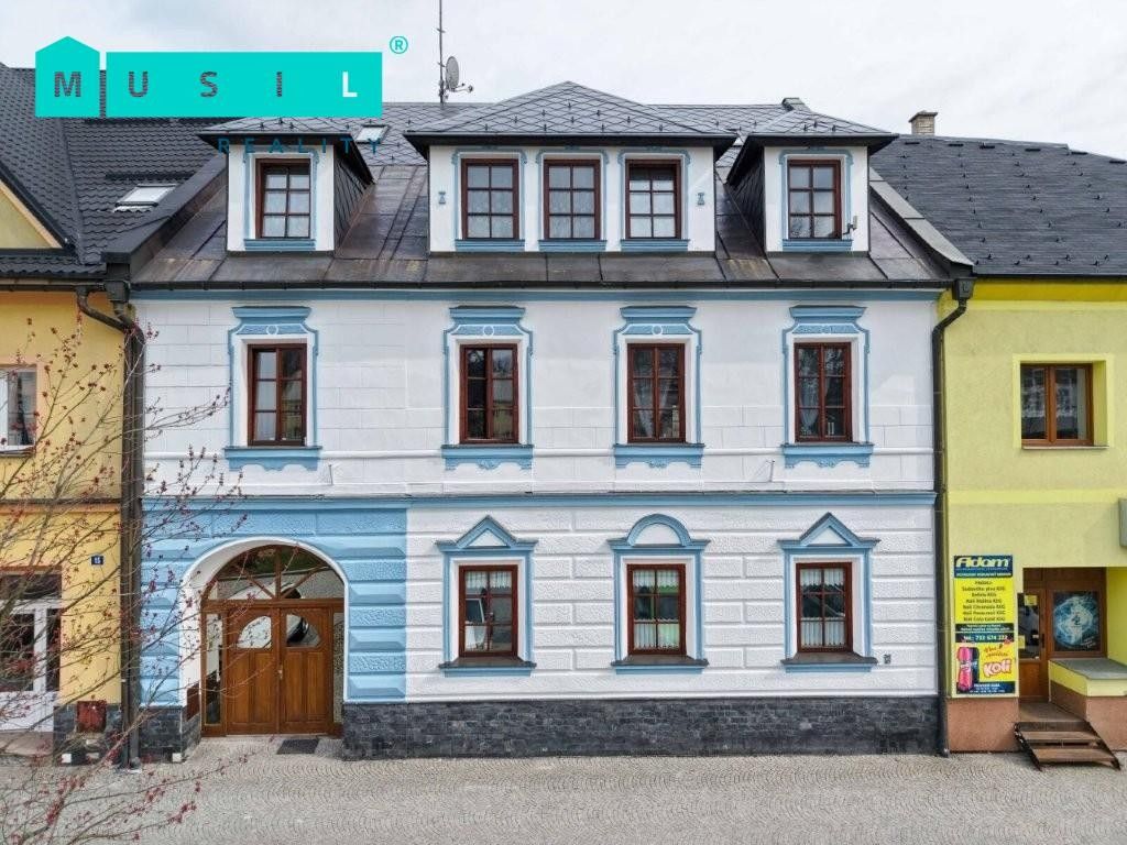 Činžovní domy, náměstí 9. května, Moravský Beroun, 570 m² - 2
