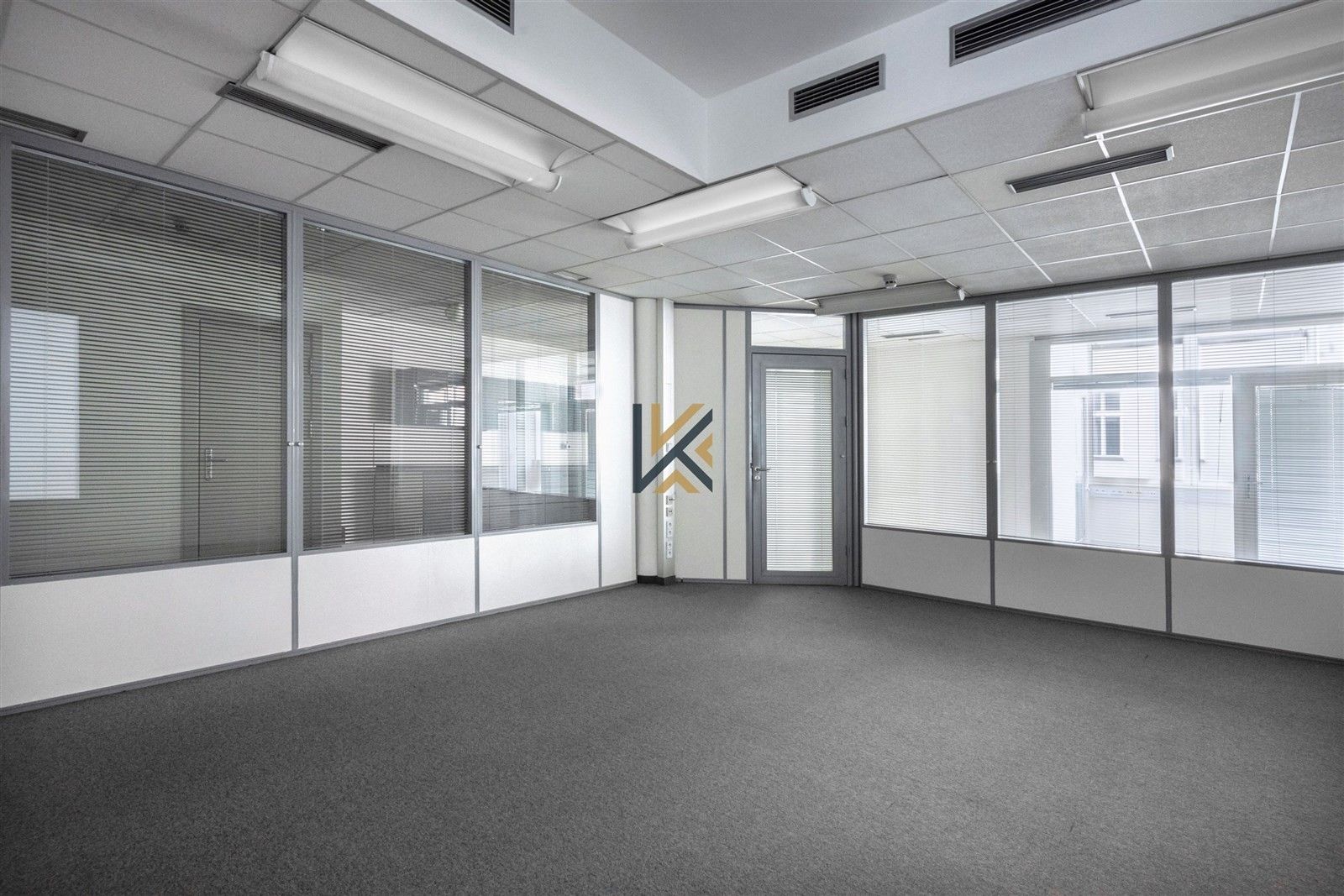 Pronájem kancelář - Krakovská, Praha, 300 m²