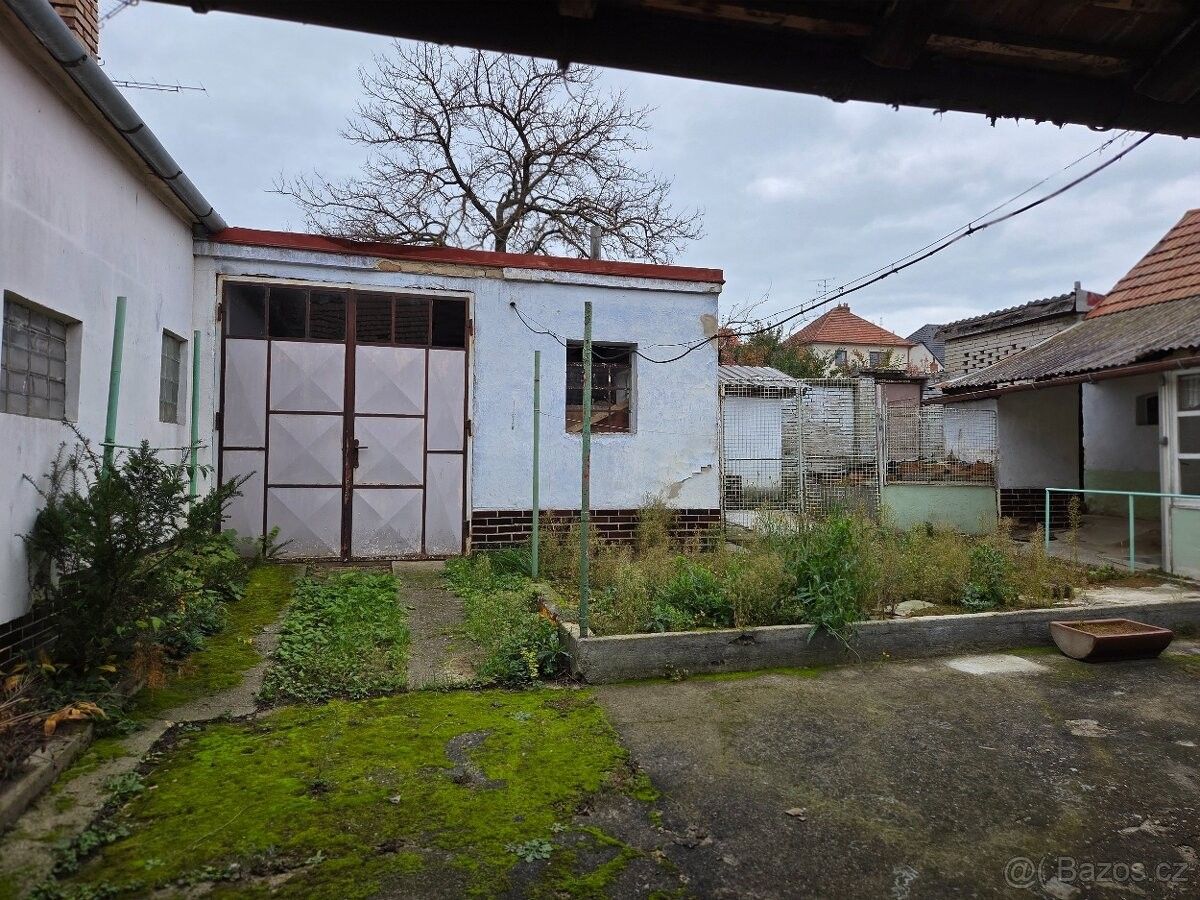 Prodej rodinný dům - Čejkovice, 696 15