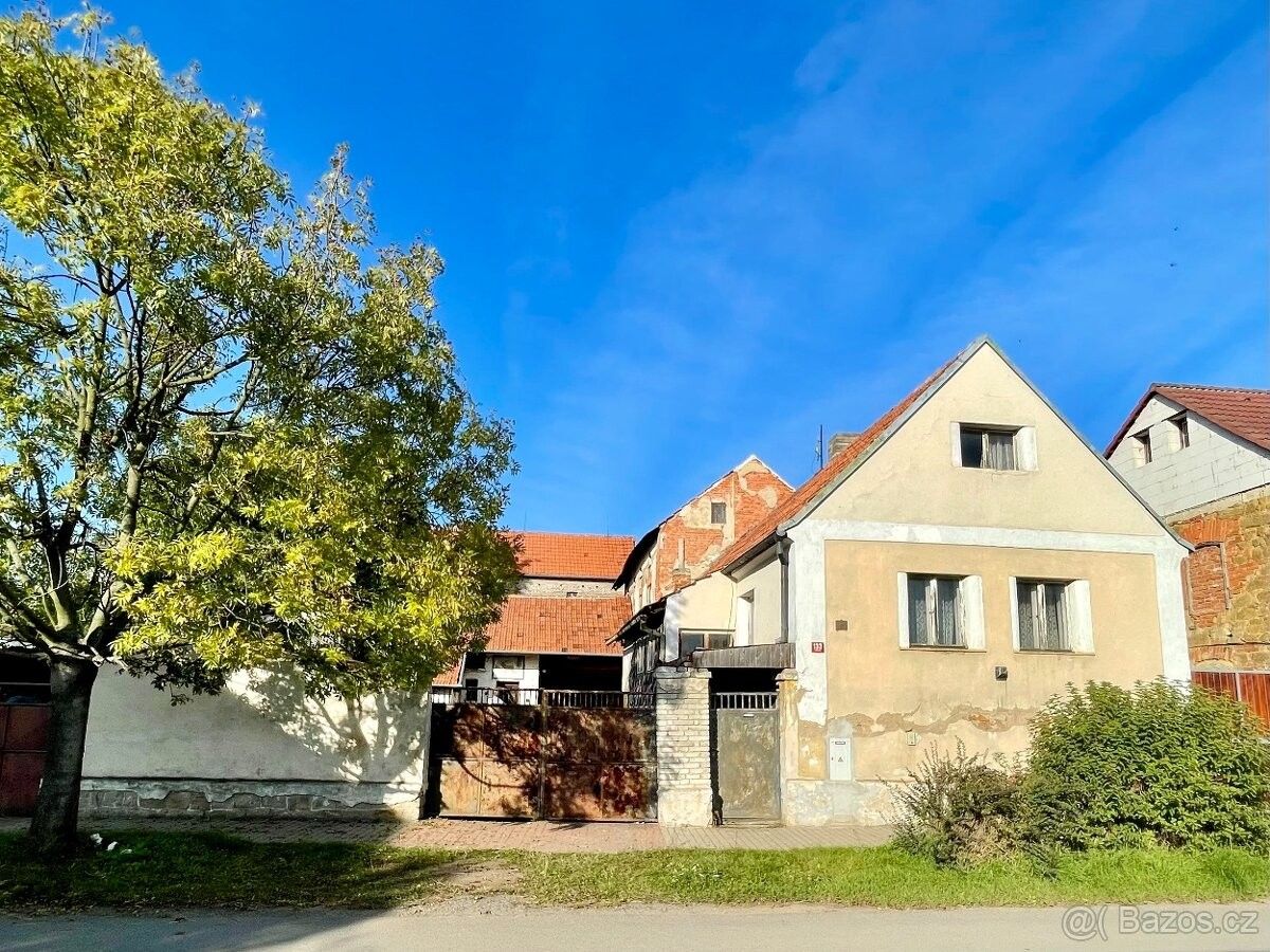 Rodinné domy, Kněževes u Rakovníka, 270 01