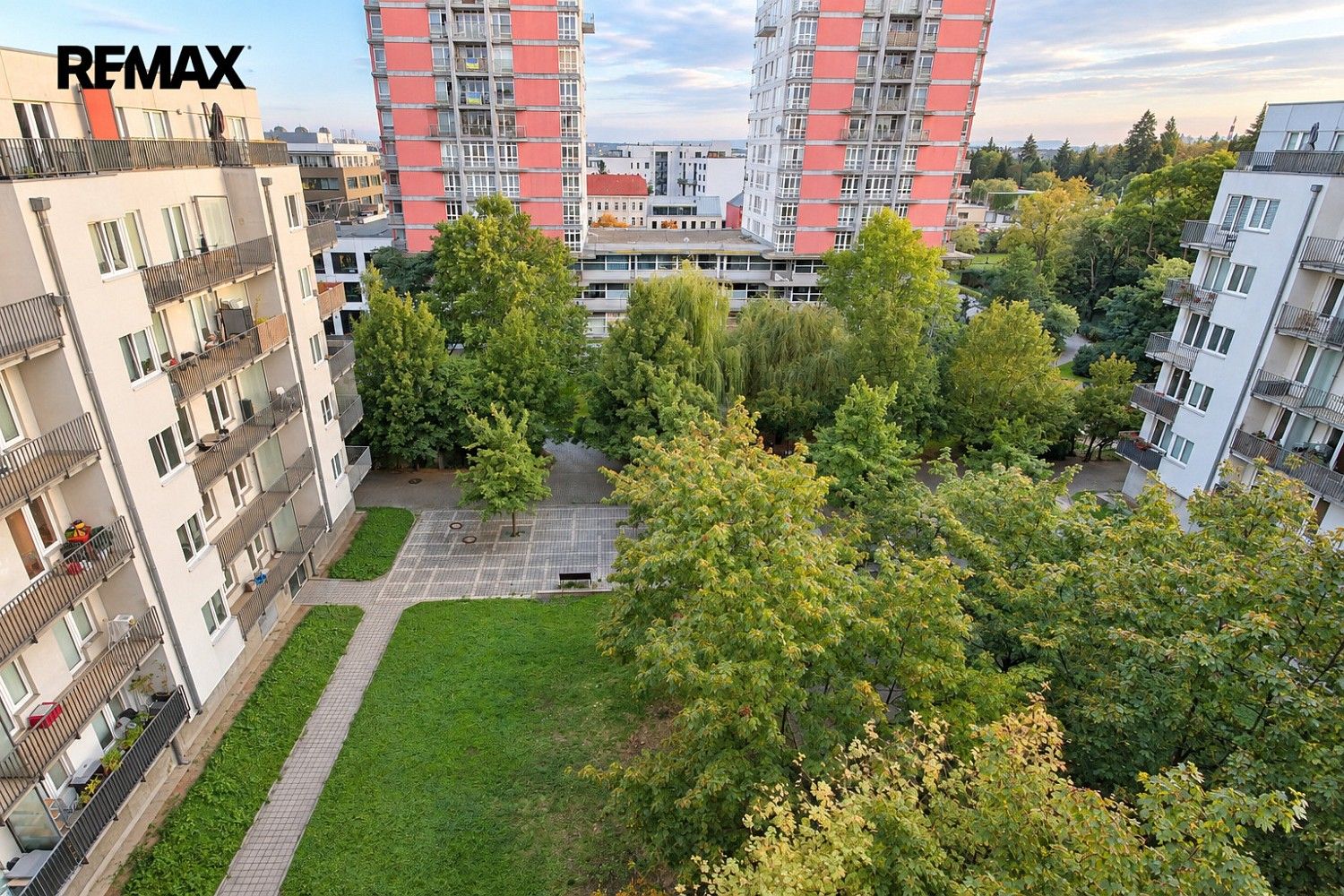 Prodej byt 1+kk - Názovská, Praha 10 - Strašnice, 35 m² - 5