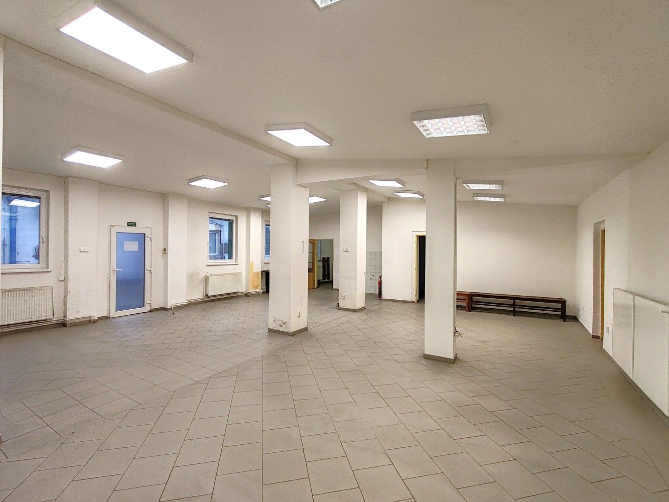 Obchodní prostory, Kolín, Středočeský kraj, 215 m² - 2