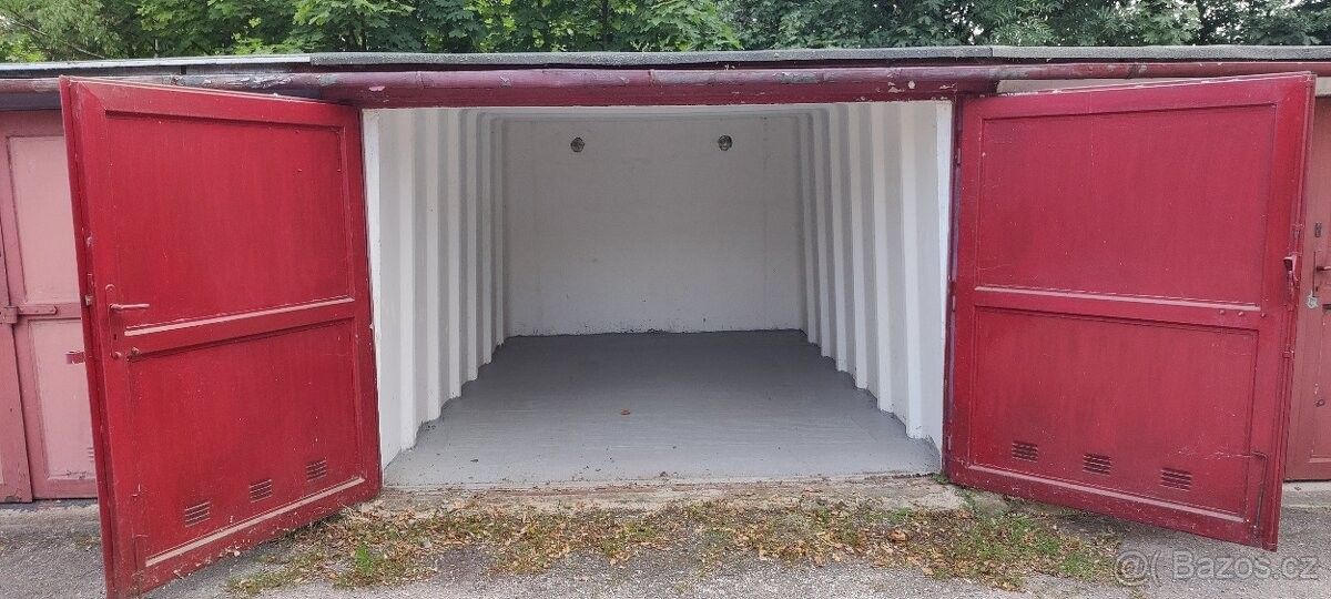 Garáže, Brno, 612 00