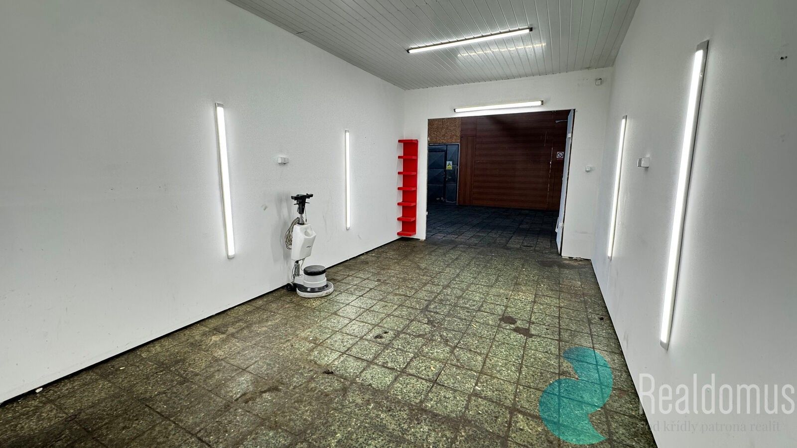 Garáže, Omlenická, Kaplice, 25 m² - 1
