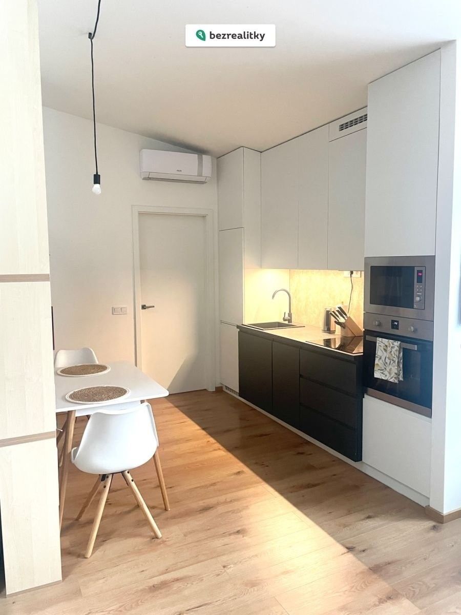 Prodej byt 1+kk - Ďáblická, Praha, 42 m²