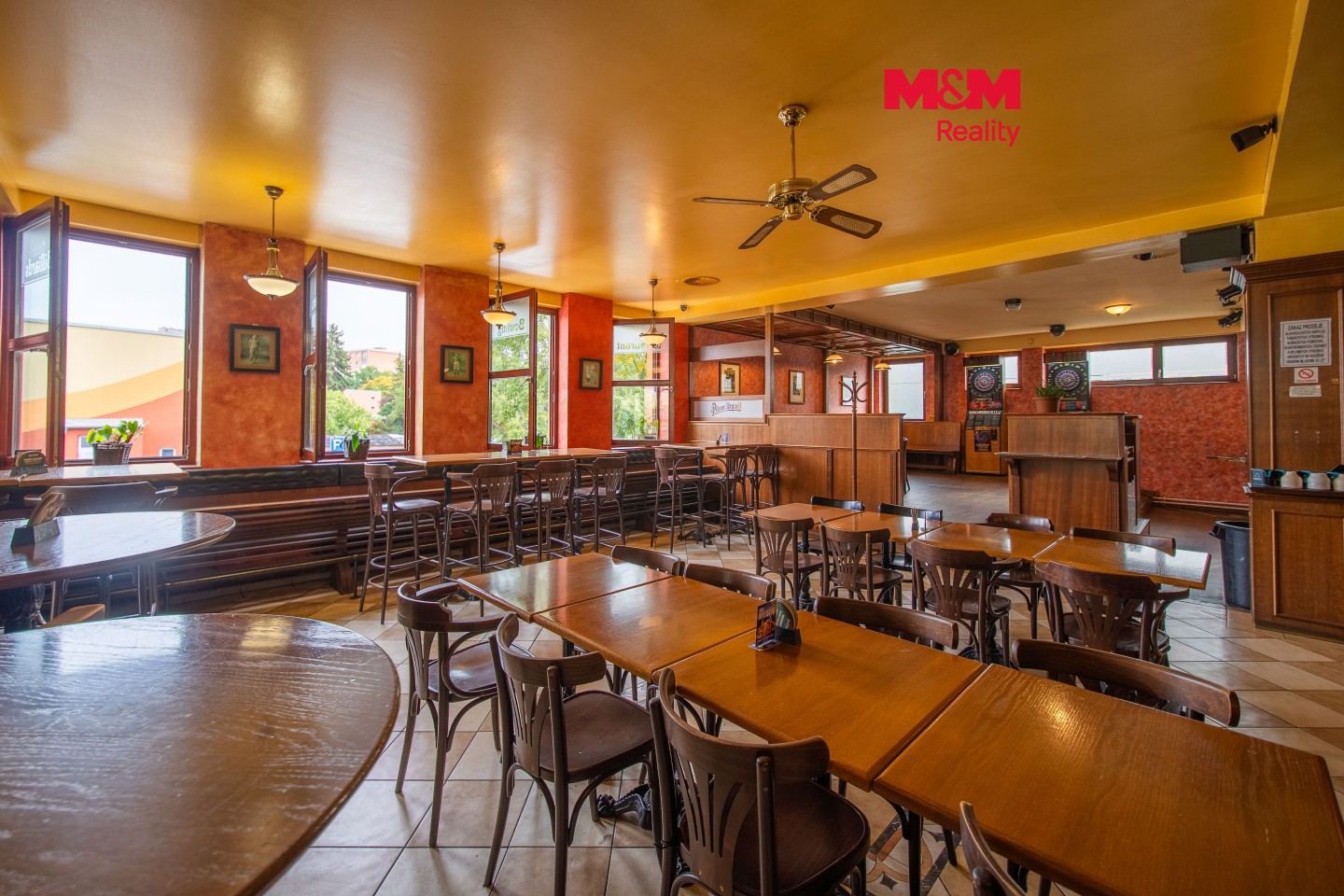 Restaurace, Obránců míru, Most, 400 m² - 1