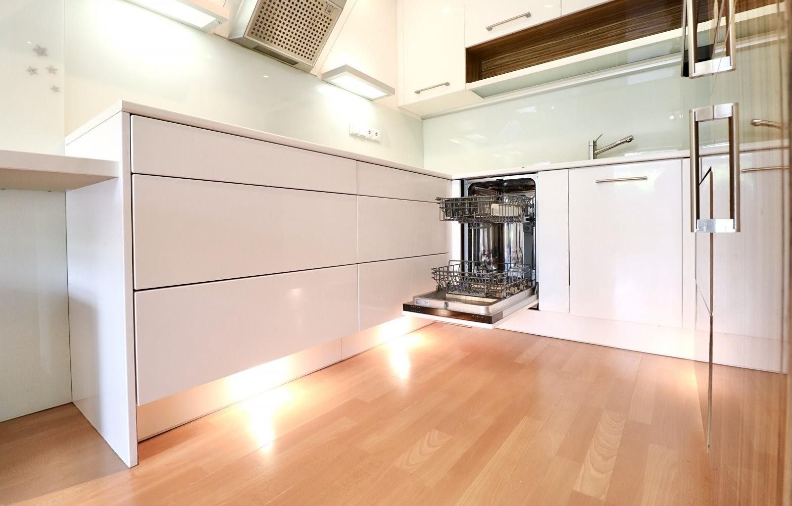 Byt 2+kk · 49 m² · V Dolině, Praha - 4
