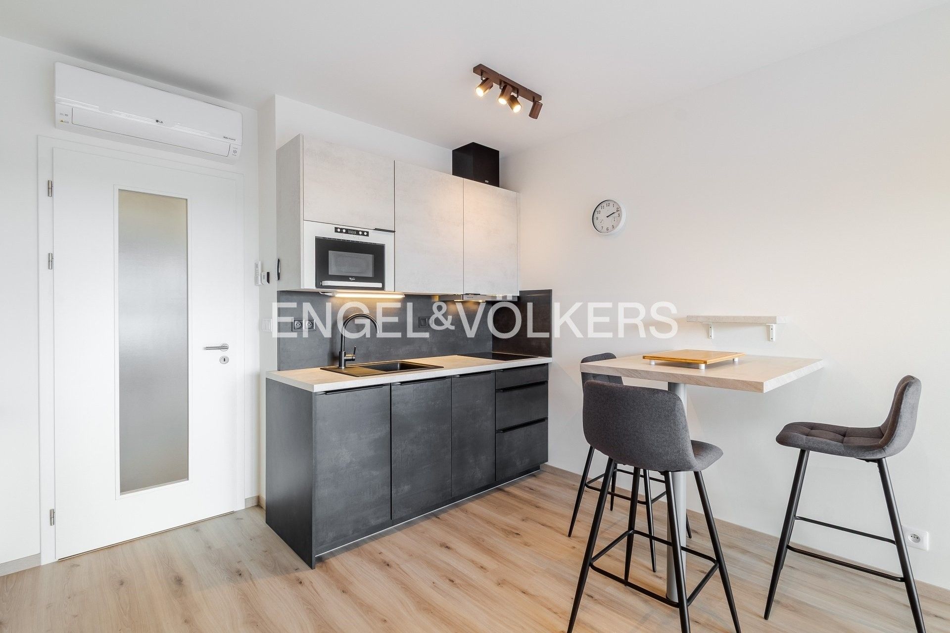 1+kk, Výstavní 1051, Praha Háje, 32 m² - 1