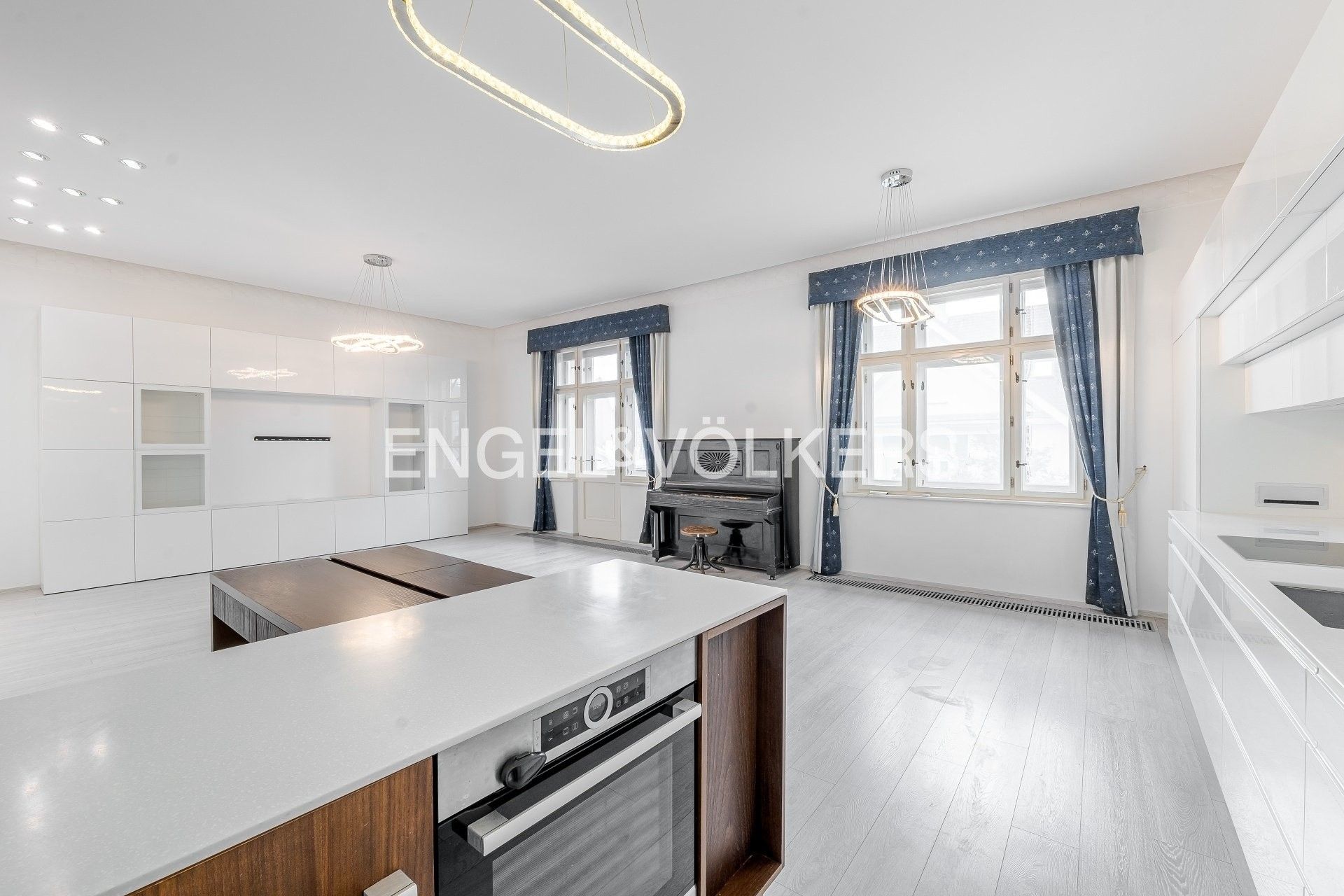 Byt 2+kk · 81 m² · Národní obrany 456, Praha Bubeneč - 3