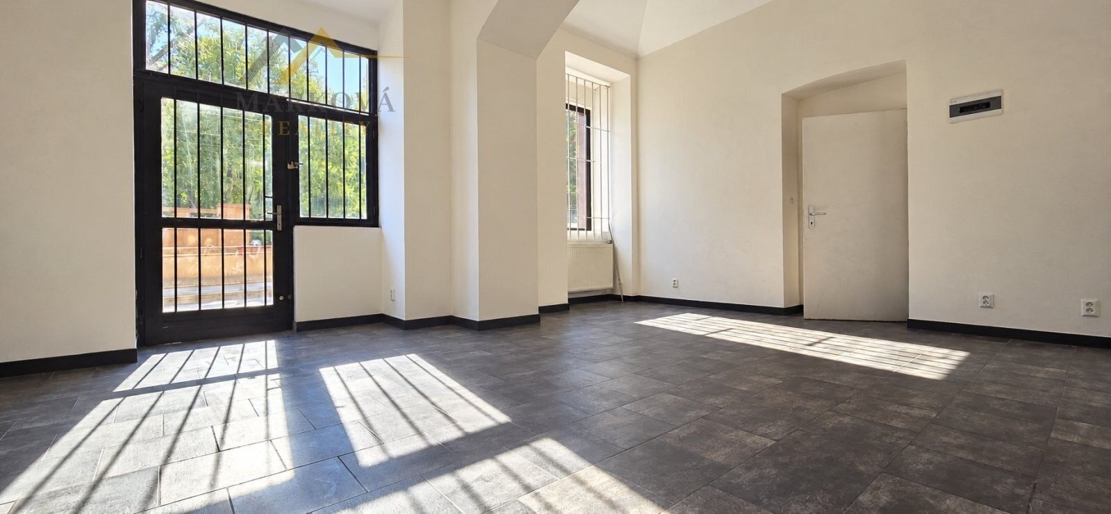 Obchodní prostory · 30 m² · Plzeňská 463, Praha Smíchov - 3