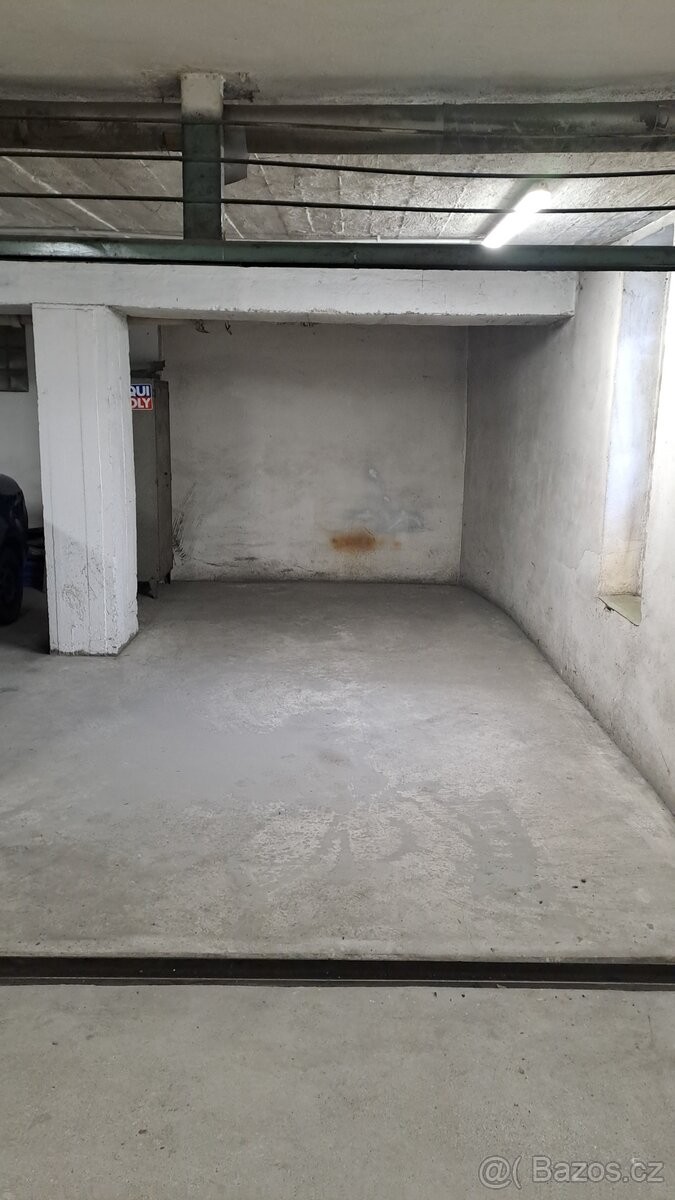 Garáž, 18 m²