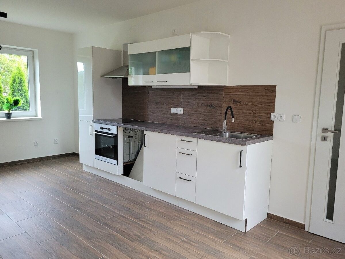 Byty, Bystřice pod Hostýnem, 768 41