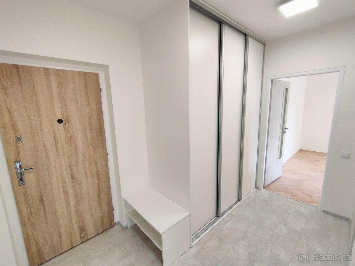 Pronájem byt - Praha, 162 00