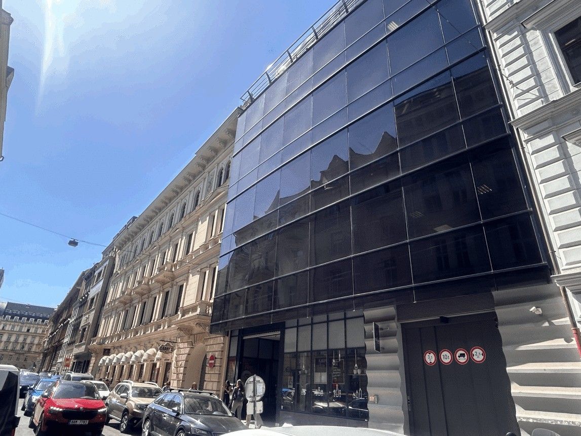 Pronájem kancelář - Spálená, Praha, 977 m²