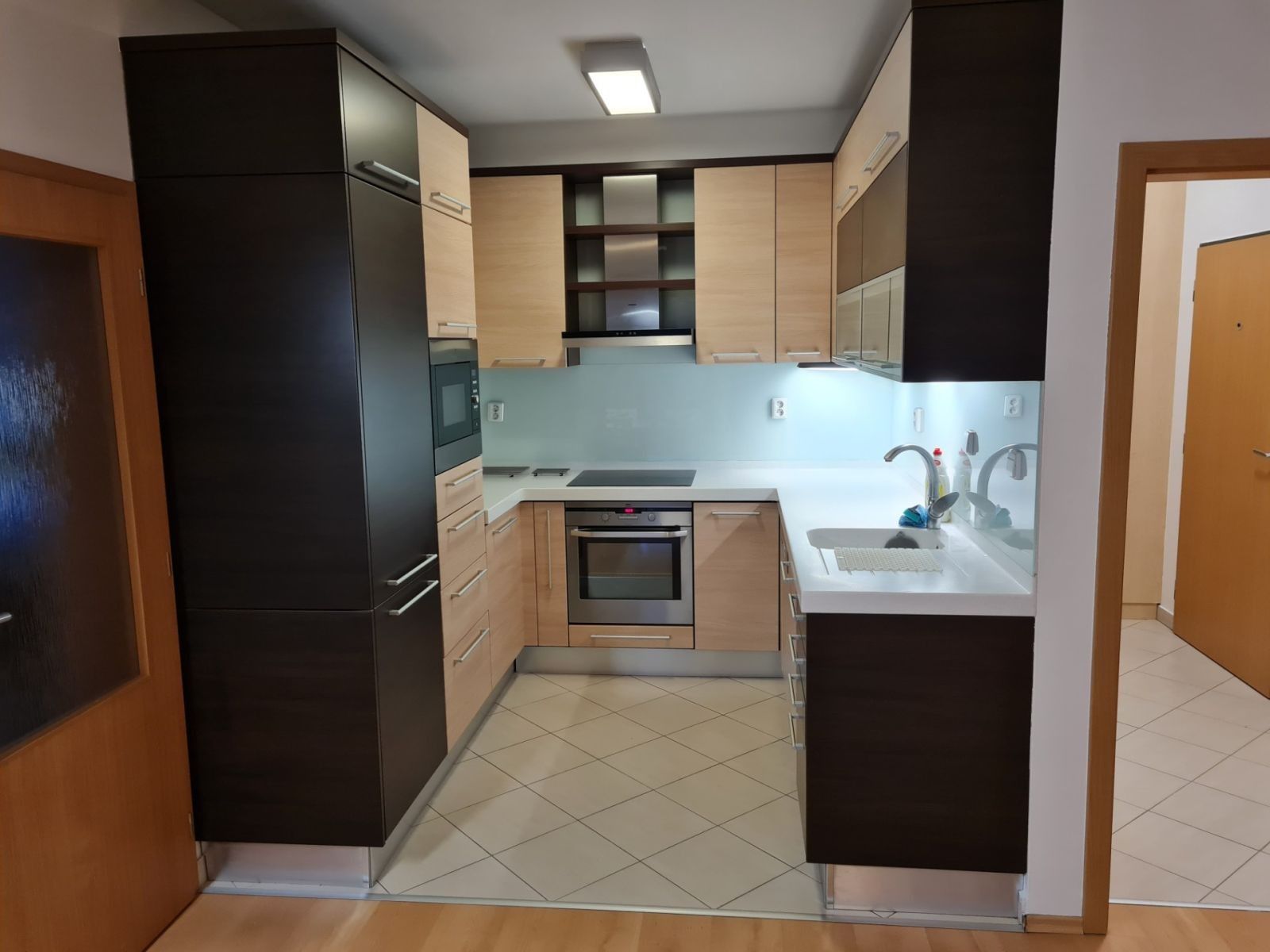 Pronájem byt 3+kk - Jana Přibíka, Praha - Vysočany, 84 m² - 2