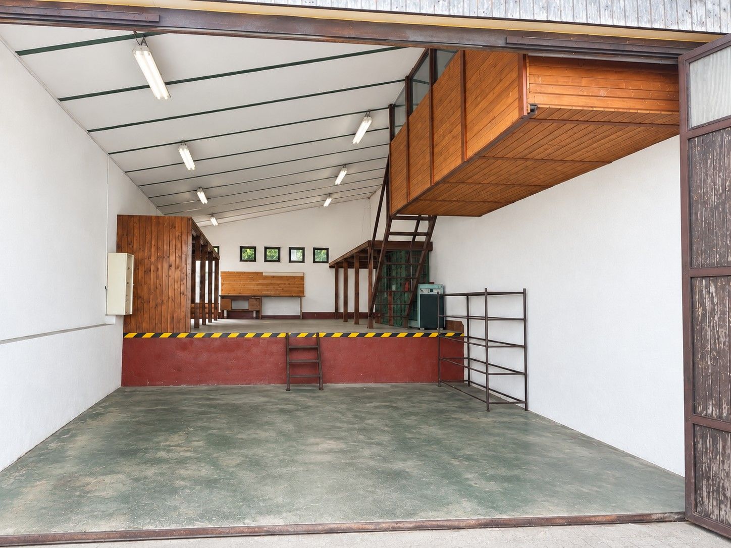 Obchodní prostory, K Linhartu, Karlovy Vary - Doubí u Karlových Var, Karlovarský kraj, 122 m²