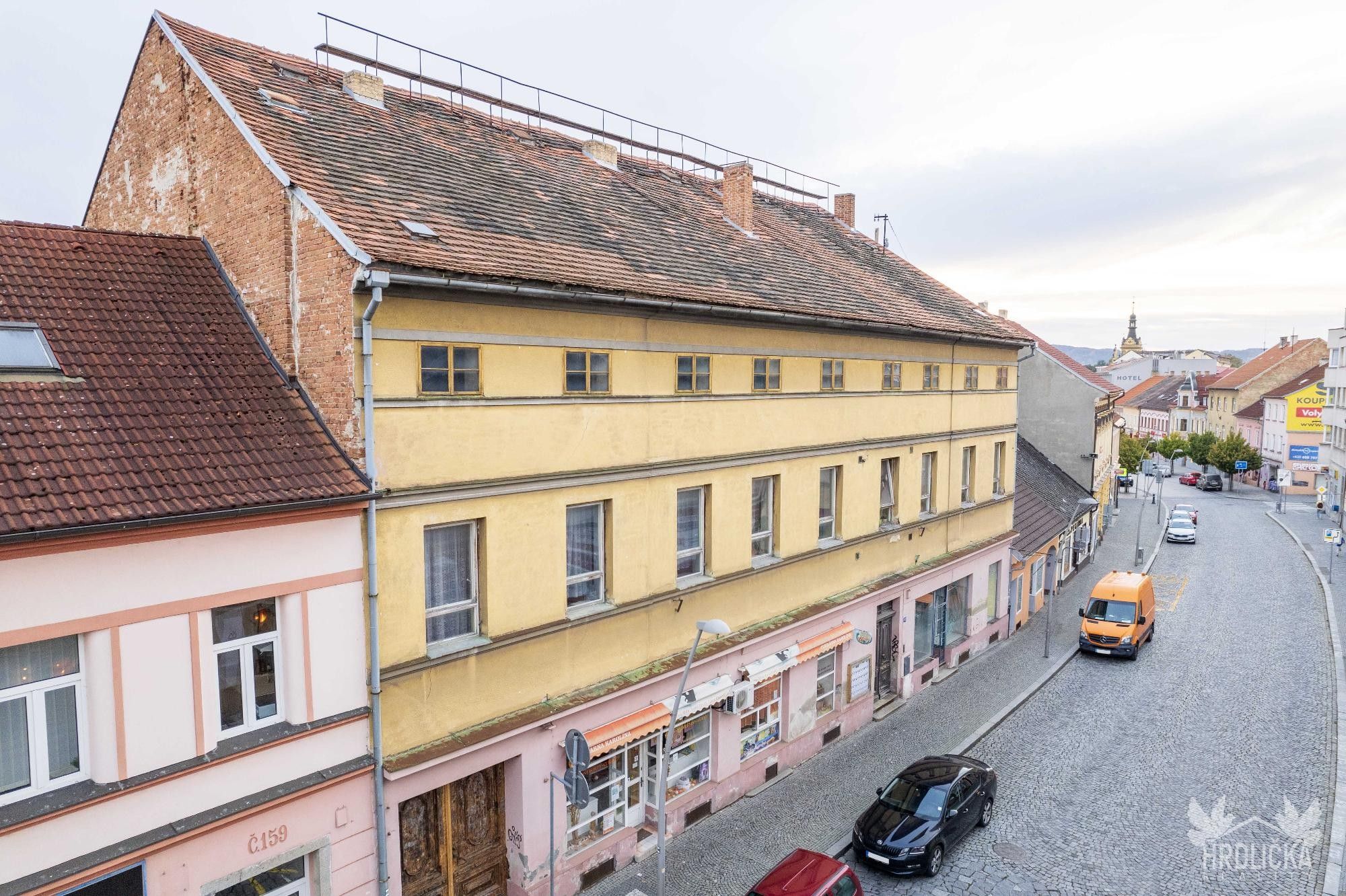 Činžovní domy, I, Strakonice, 586 m²