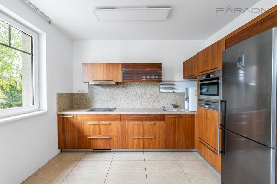 Rodinný dům · 195 m² · V pěšinkách, Praha - 3