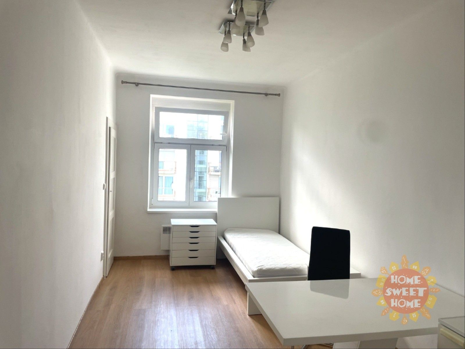 Pronájem byt 1+kk - Hradešínská, Praha, 22 m²