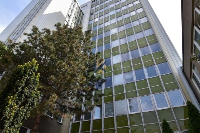 Pronájem obchodní prostory - Zelený pruh, Praha, 818 m²