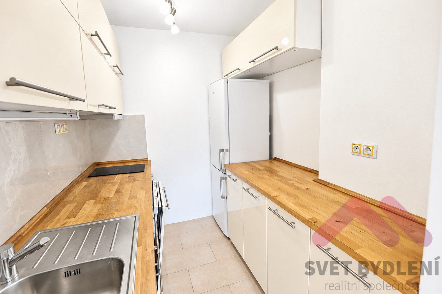 Byt 2+kk · 44 m² · Praha - Háje, okres Praha 11, Hlavní město Praha - 4