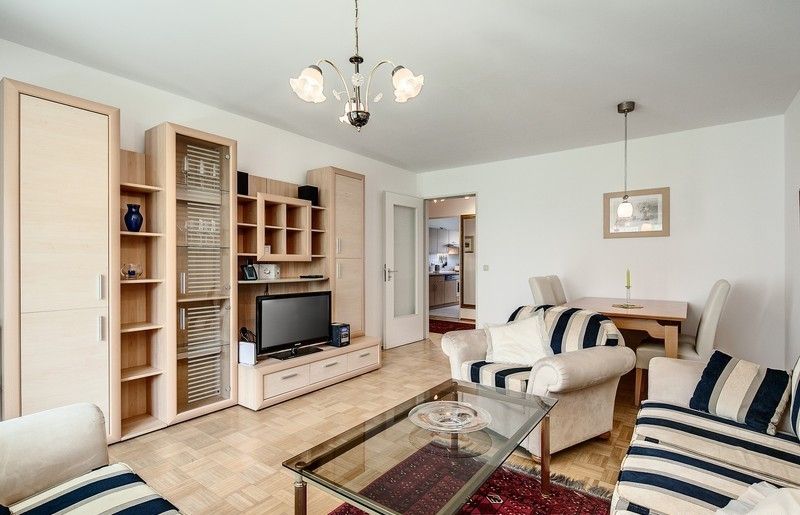 2+kk, Dlouhá 715/38, Praha, 60 m²