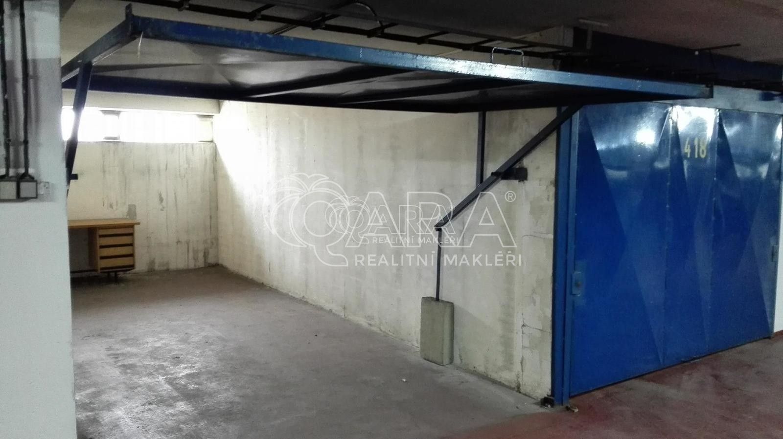 Garáže, Borského, Praha, 16 m²