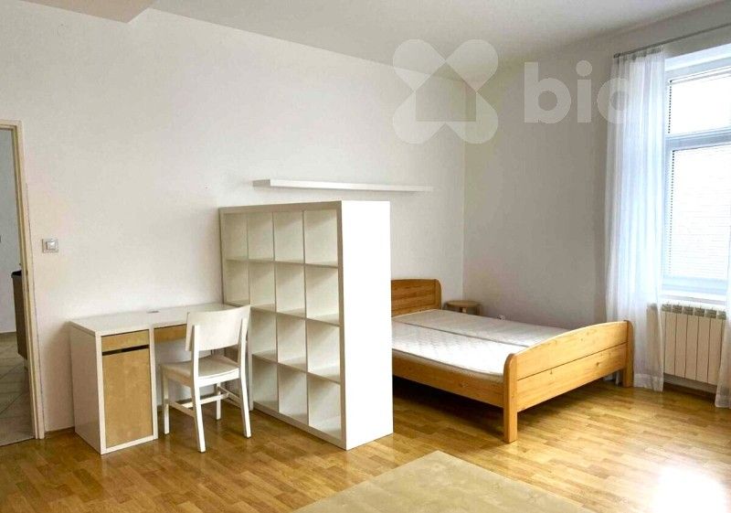 Pronájem byt 1+1 - Sokolská, Zlín, 55 m²