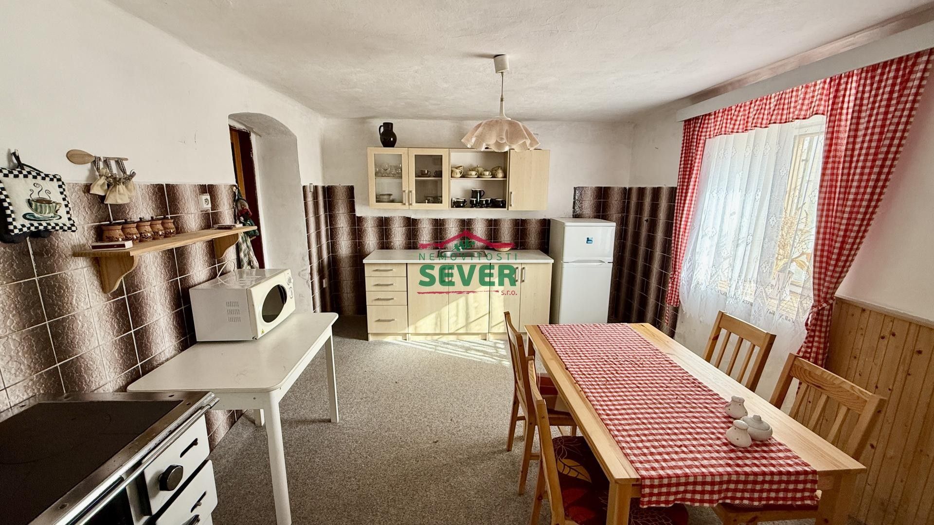 Prodej rodinný dům - Kůzová, Čistá, 300 m²