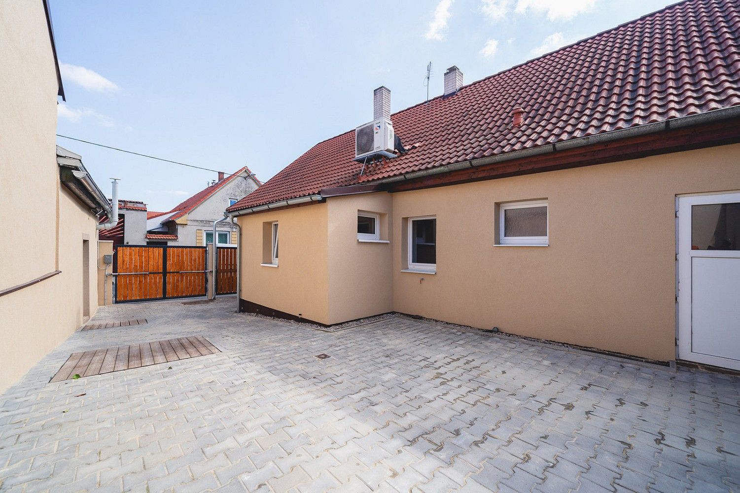 Rodinné domy, V. Brožíka, Dýšina, okres Plzeň-město, 130 m² - 1