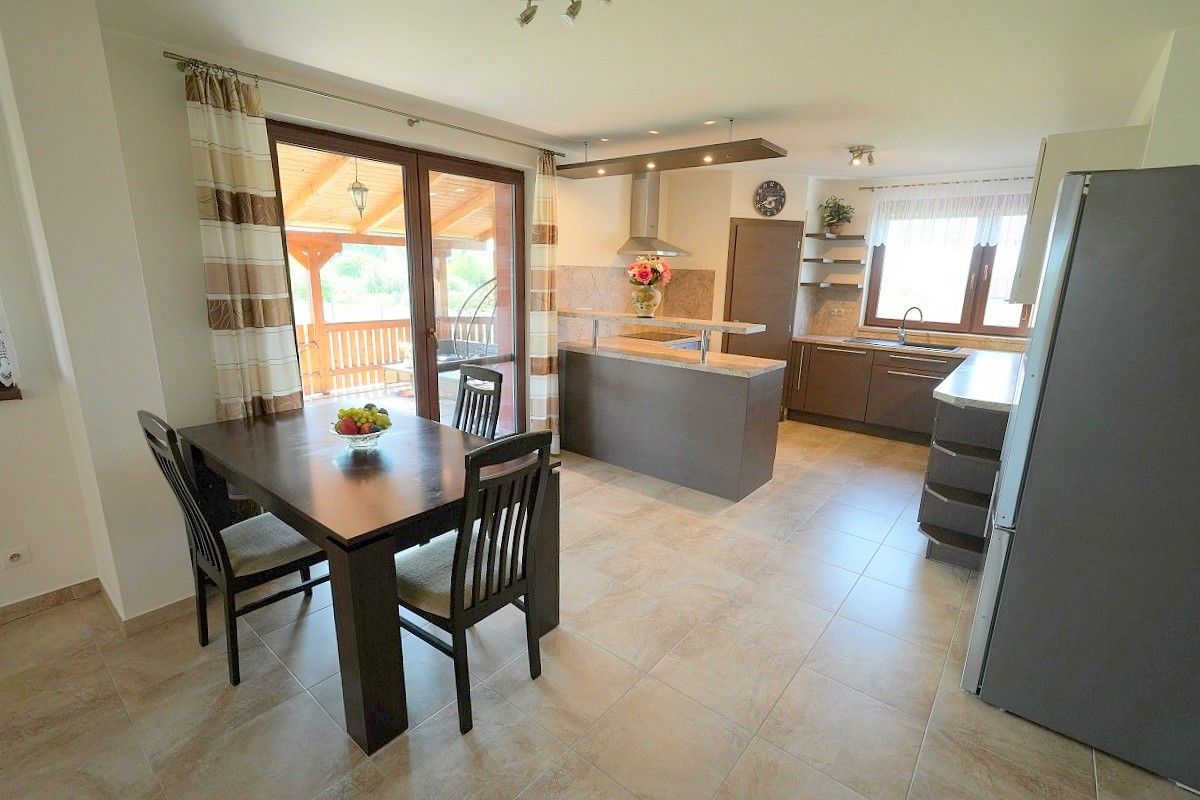 Rodinný dům · 246 m² · Libeř - Libeň, okres Praha-západ - 4