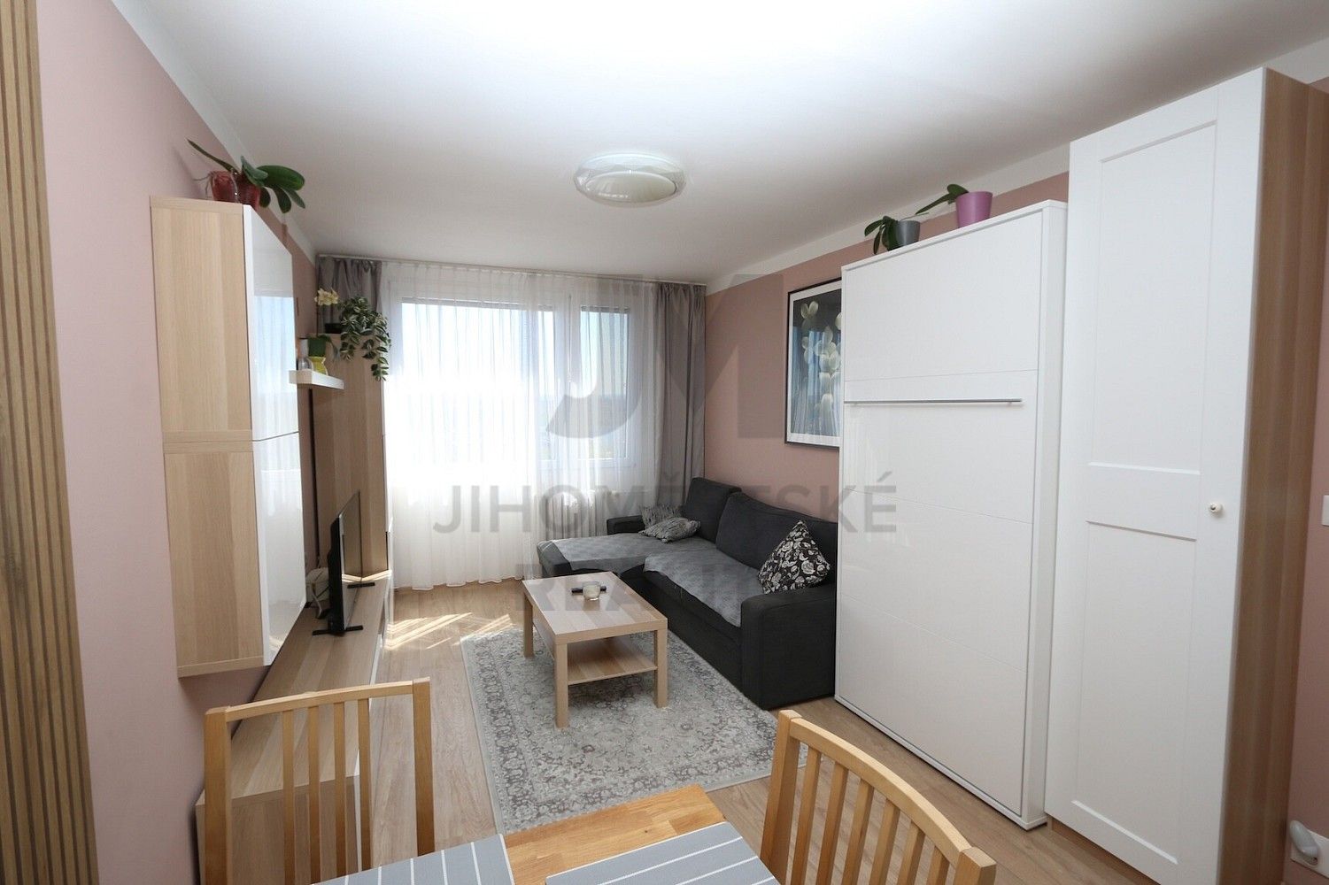 Byt 2+kk · 42 m² · Praha - Háje, okres Praha 11, Hlavní město Praha - 3