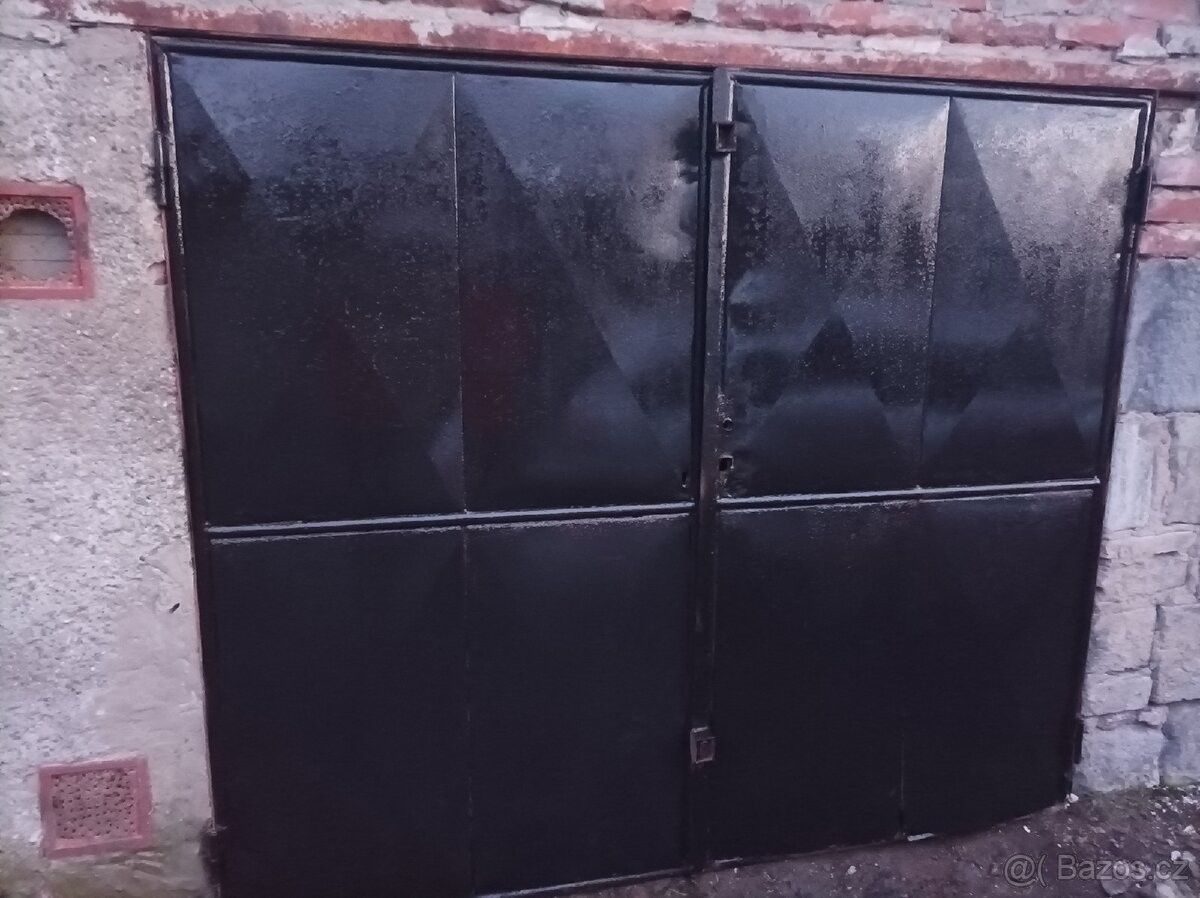 Garáže, Ostrava, 700 30