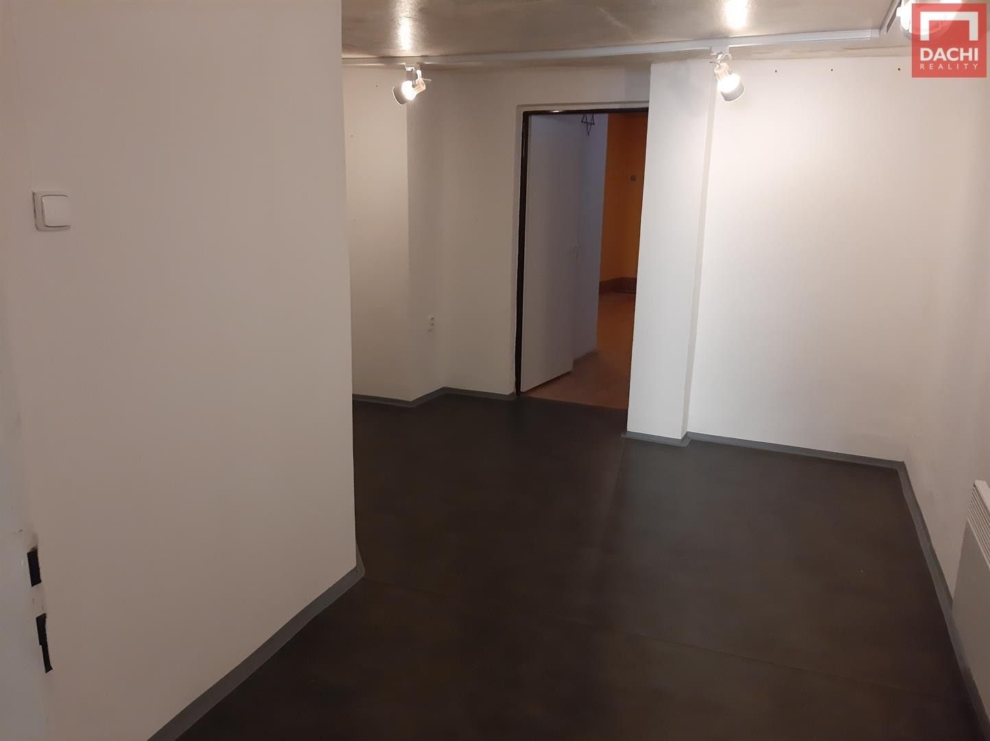 Pronájem obchodní prostory - 1. máje, Olomouc, 68 m²