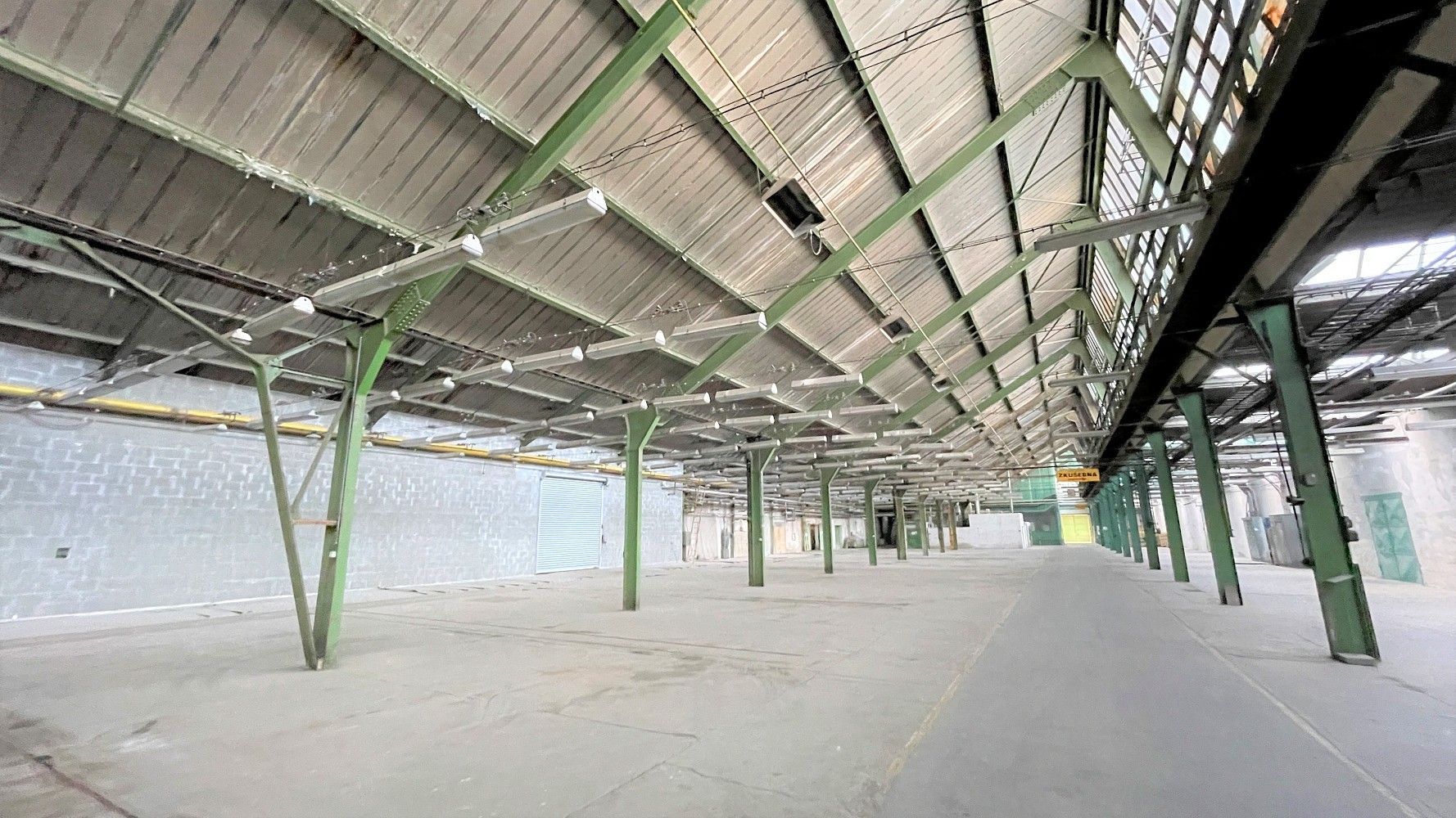 Sklad · 4 500 m² · Postoloprtská, Louny - 3
