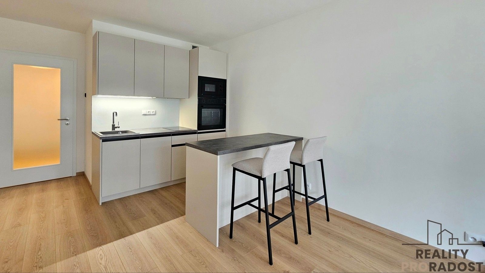 1+kk, Poděbradská 1197, Praha, 33 m²