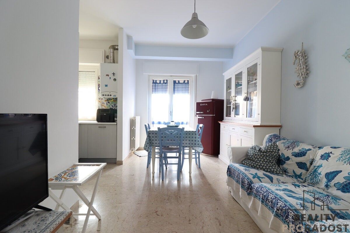 Byty, 987 66, Zahraničí