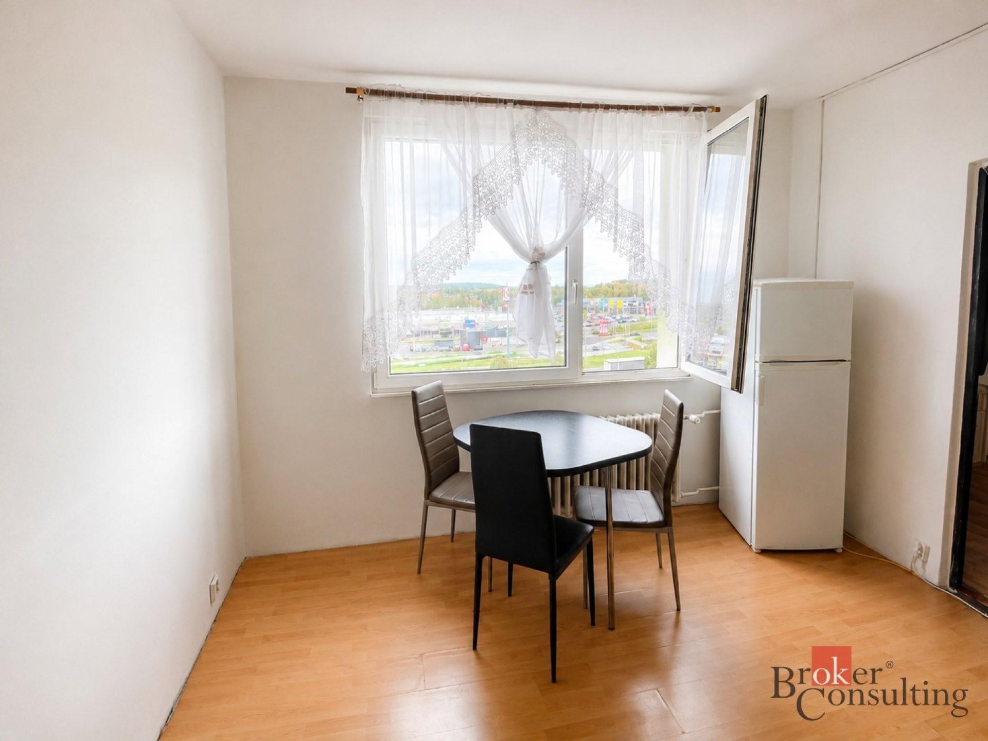 Byt 1+1 · 35 m² · Jirkovská, Chomutov - 3
