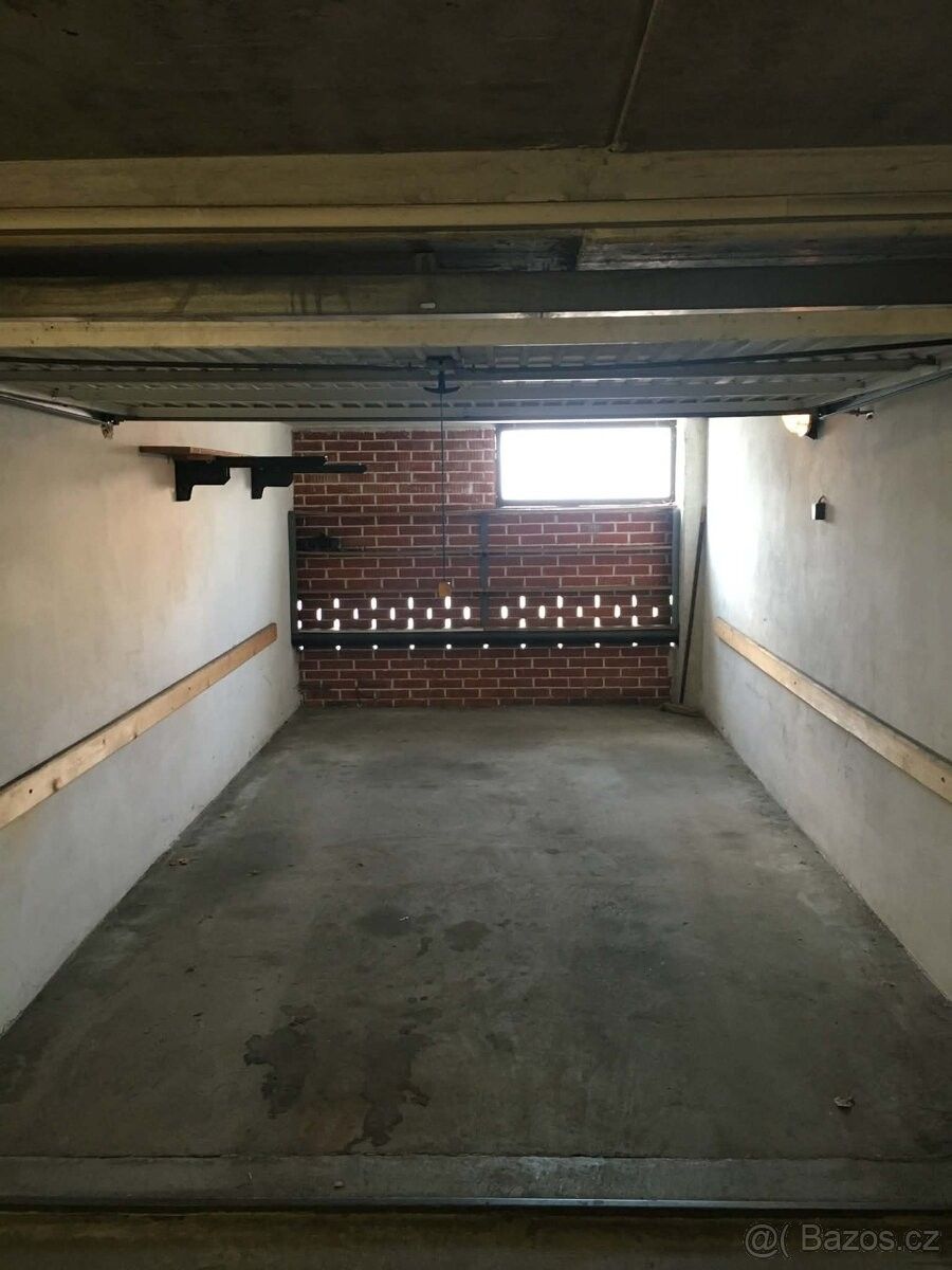 Pronájem garáž - České Budějovice, 370 01