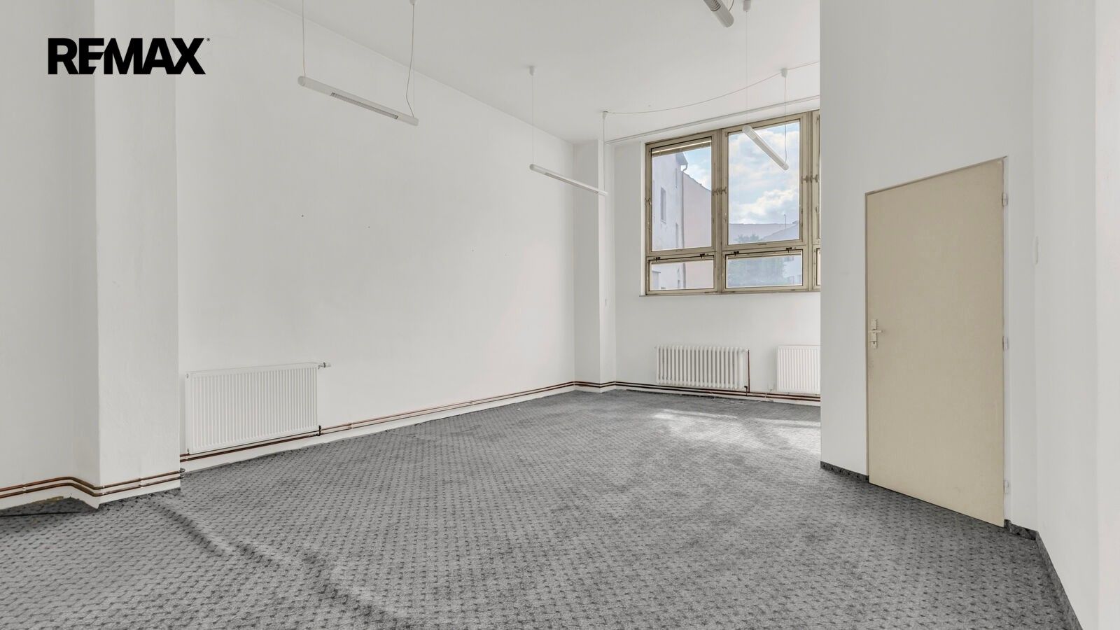 Obchodní prostory · 1 008 m² · Komenského nám. 135, Třebíč Vnitřní Město - 4