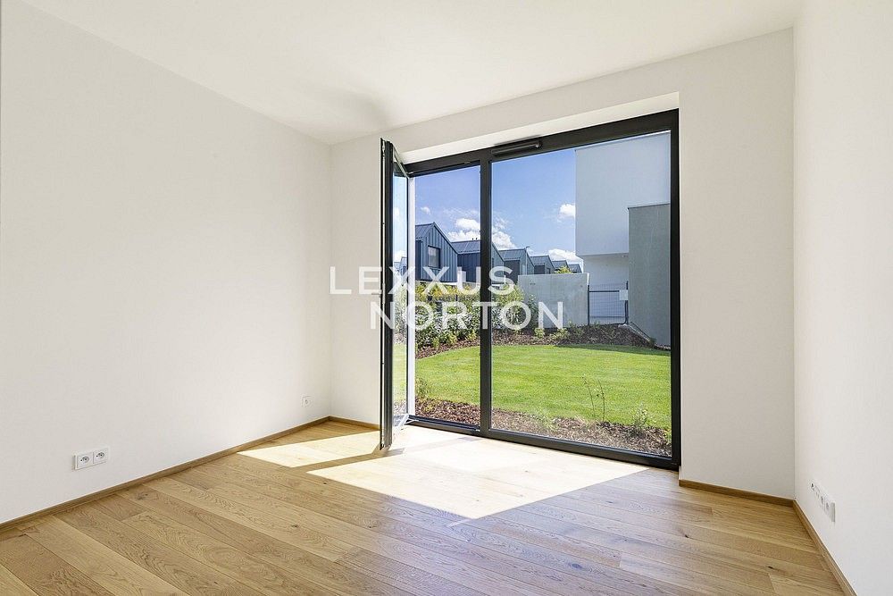 Rodinný dům · 231 m² · Praha - Horní Měcholupy, okres Praha 15, Hlavní město Praha - 4