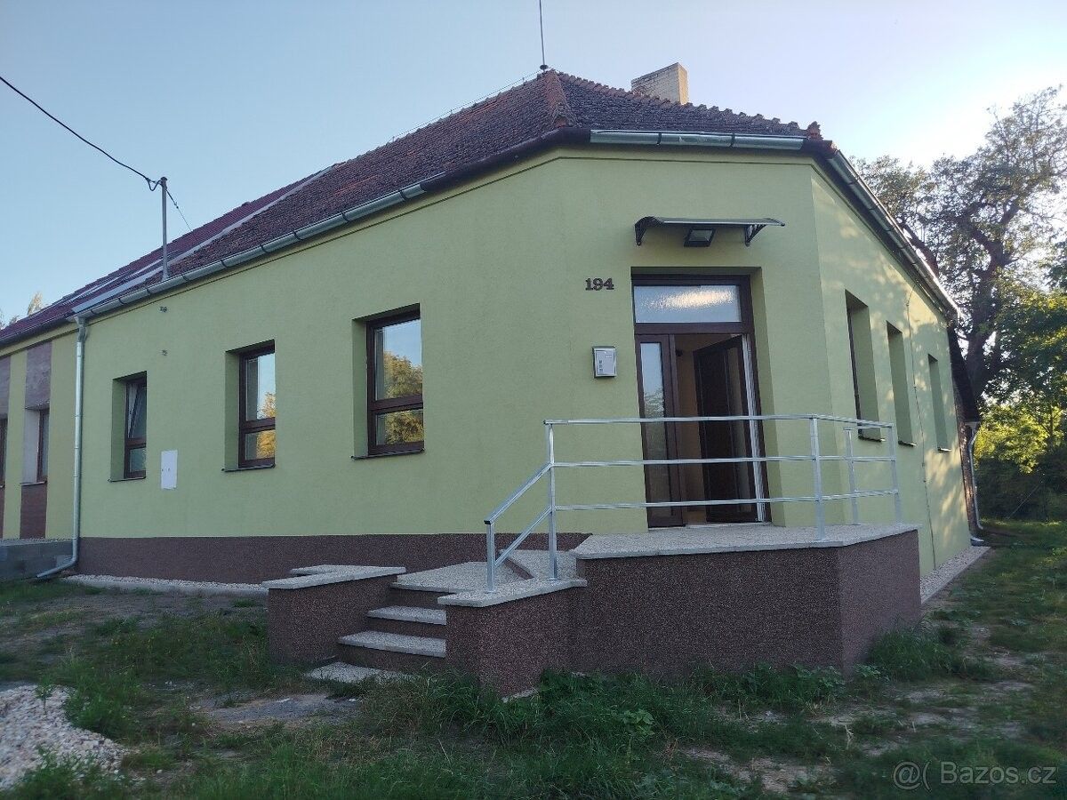 Pronájem rodinný dům - Žarošice, 696 34