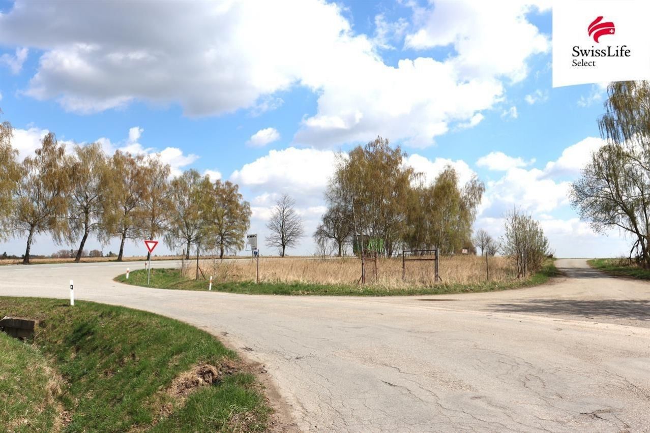 Komerční pozemek, 895 m²